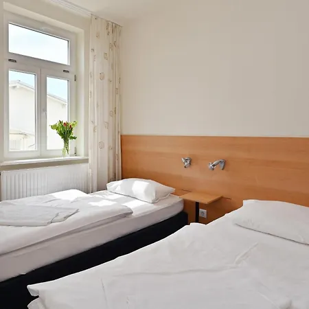 Ferienwohnung-9-in-sellin-auf-ruegen-villa-celia-6-pers-wlan-sauna-200-m-vom-strand-entfernt Sellin (Rugen)